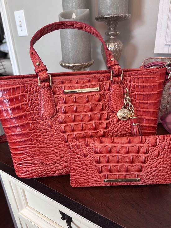 Brahmin Handbags - EUC Brahmin Melbourne Satchel and Matching Wallet in Beautiful Pecan